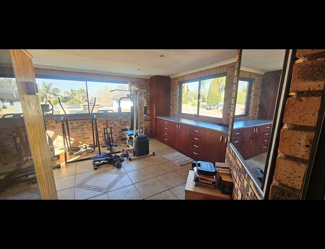 4 BEDROOM HOUSE FOR SALE IN MEYERSDAL